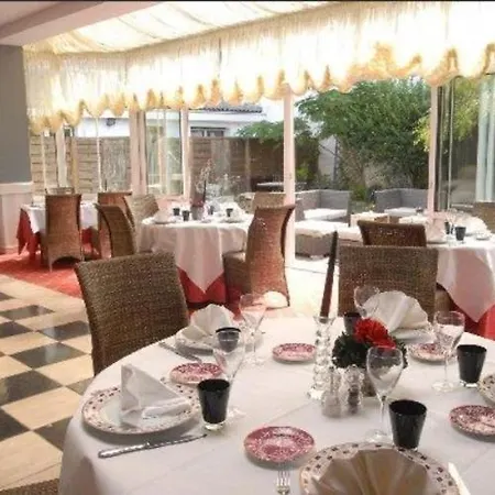 Forgeron De Hotel 3*